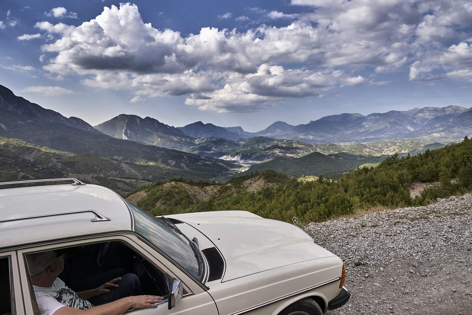 Roadtrip Albanien with Mercedes W123 300 TD