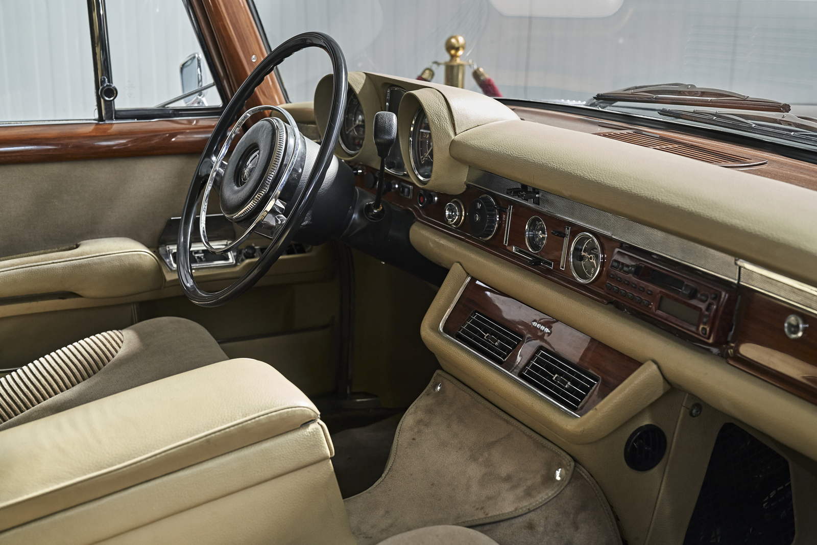 Roadtrip Albanien with Mercedes W123 300 TD