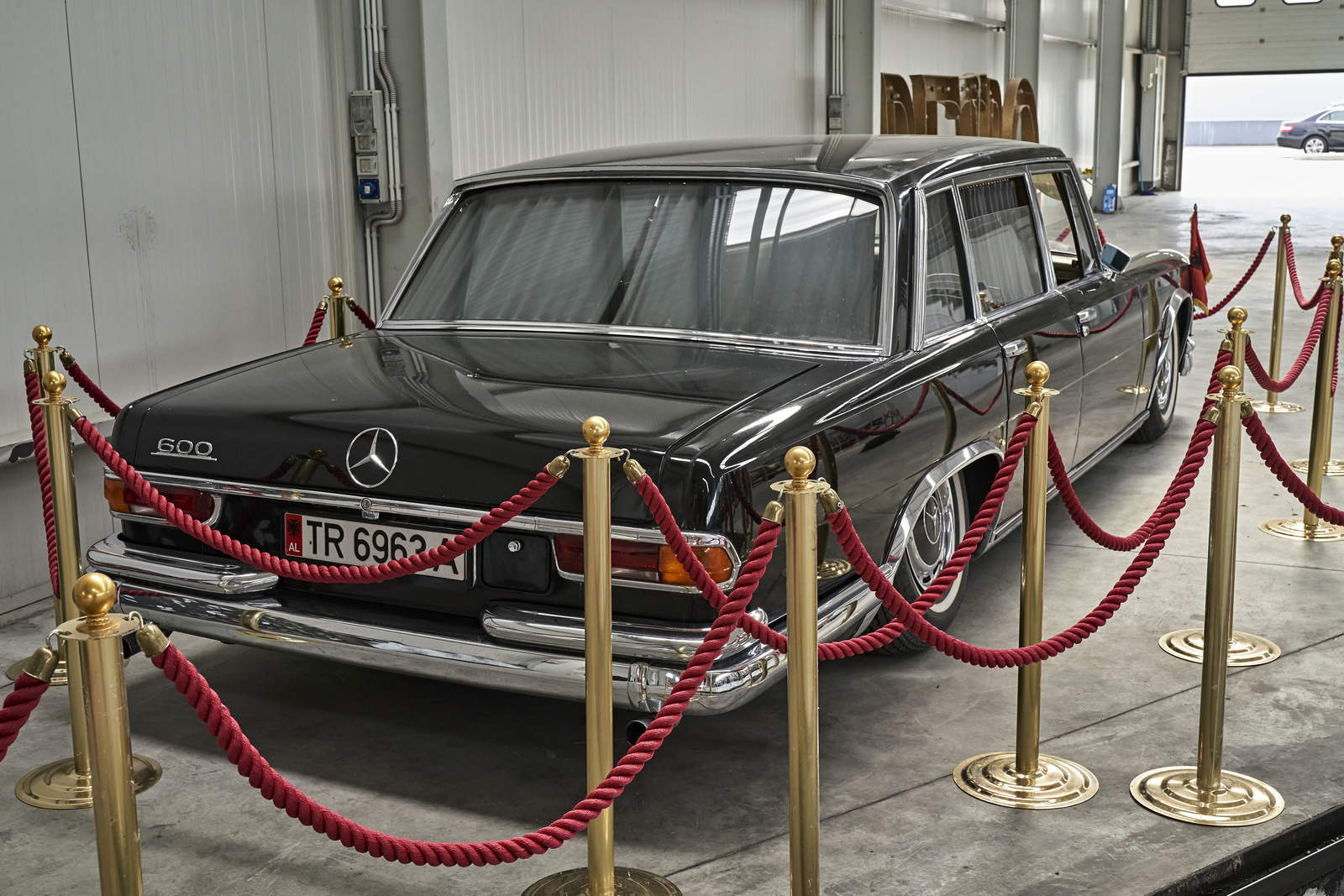 Roadtrip Albanien with Mercedes W123 300 TD