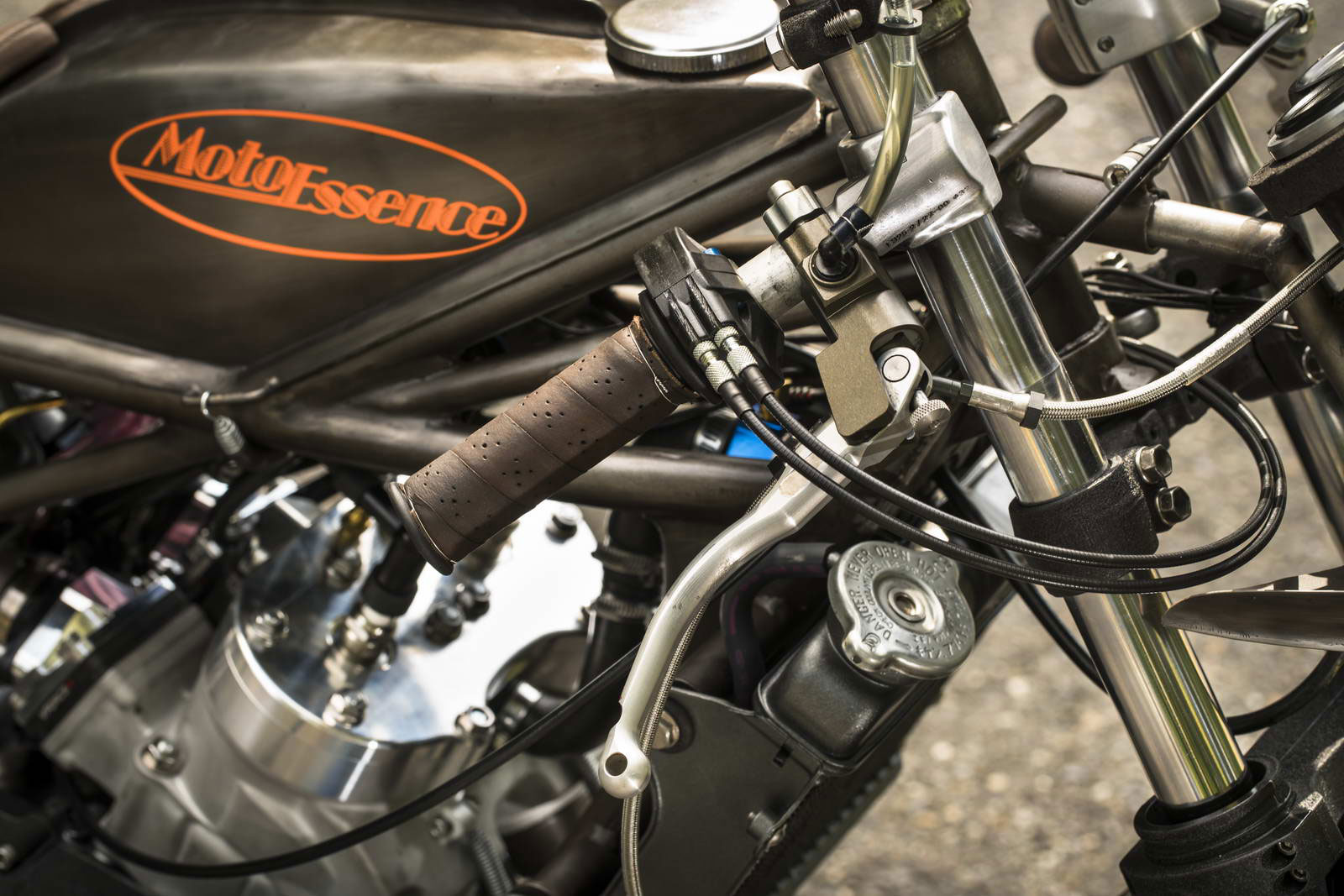 Moto Essence RD 350 010