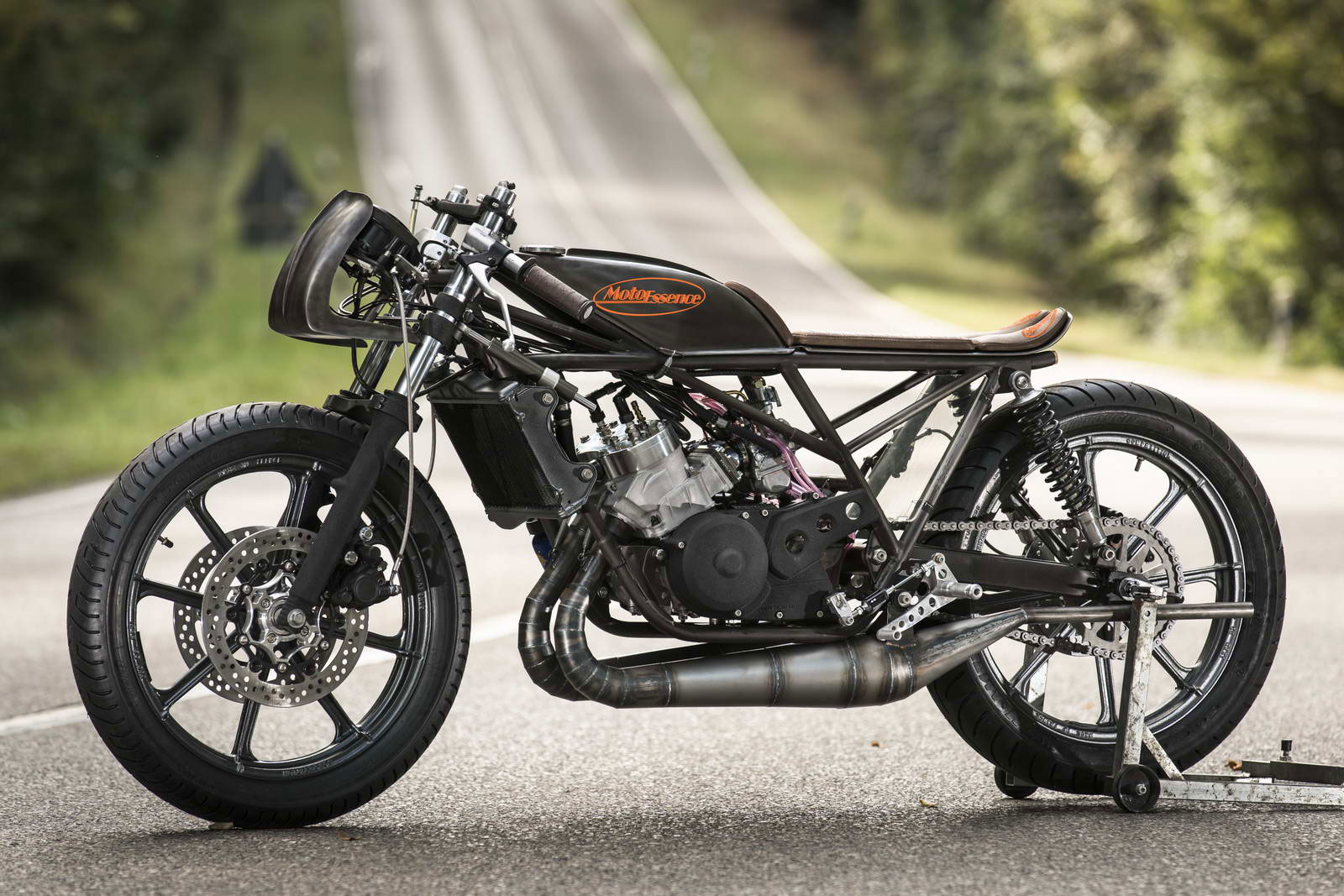 Moto Essence RD 350 024