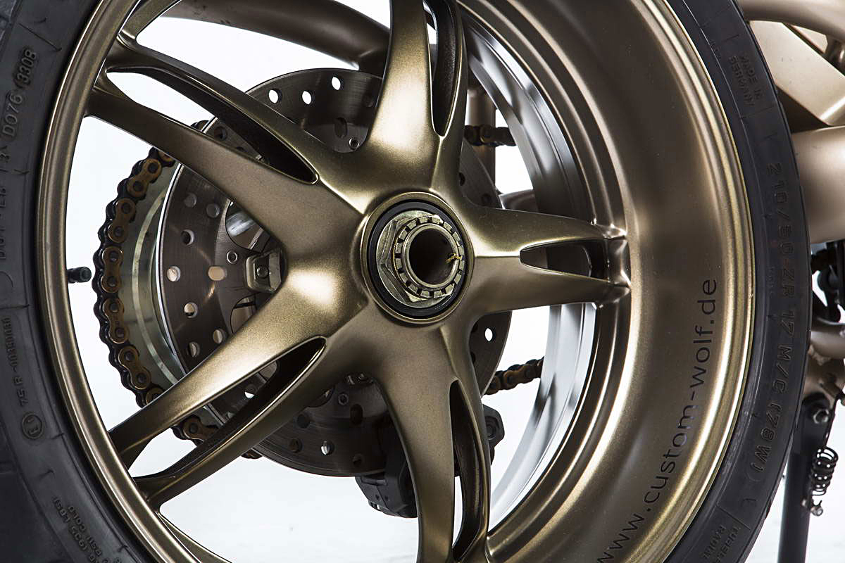 Custom Wolf Martin 002