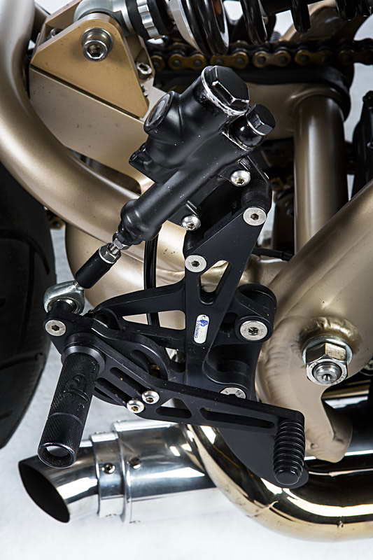 Custom Wolf Martin 004