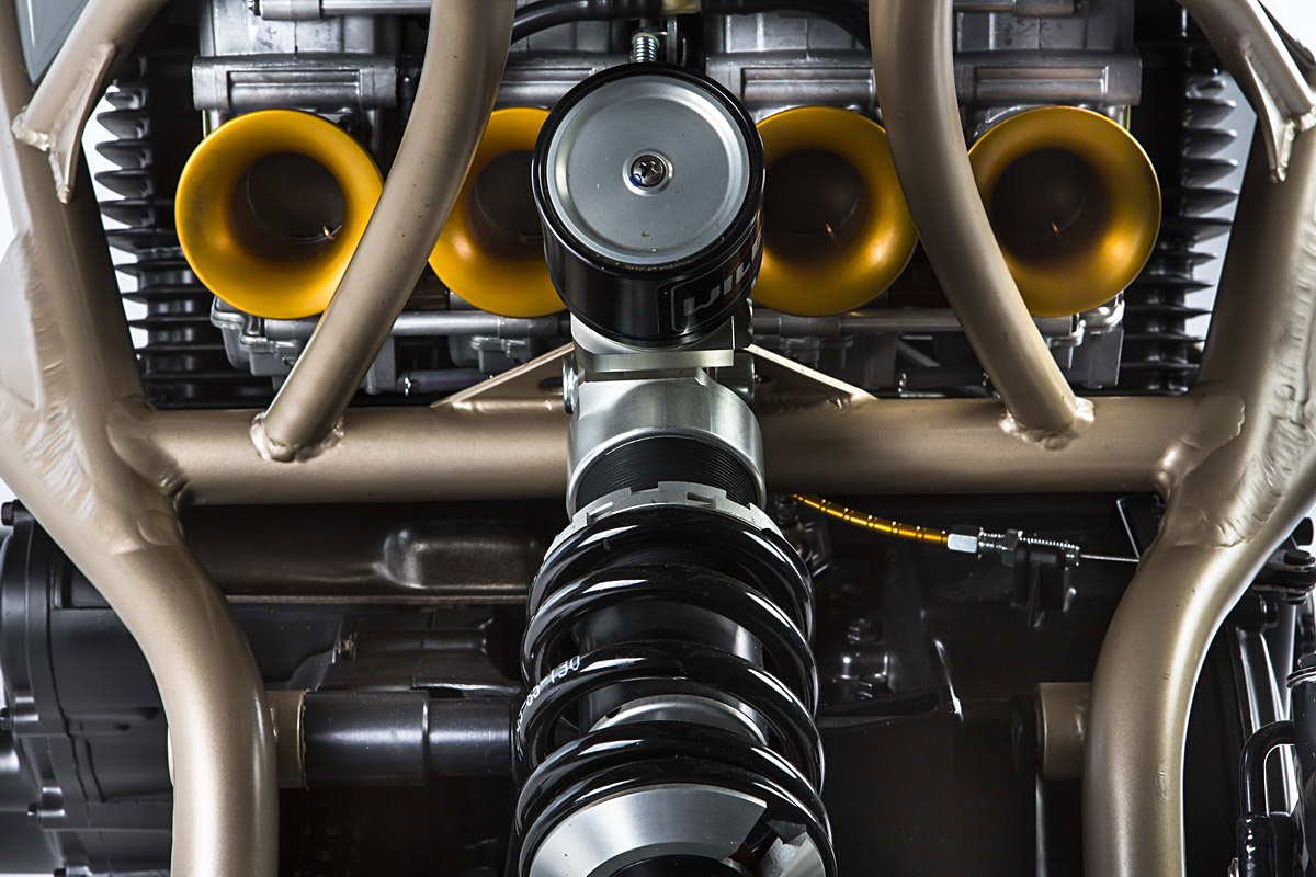 Custom Wolf Martin 023